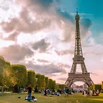 Champs-Elysees