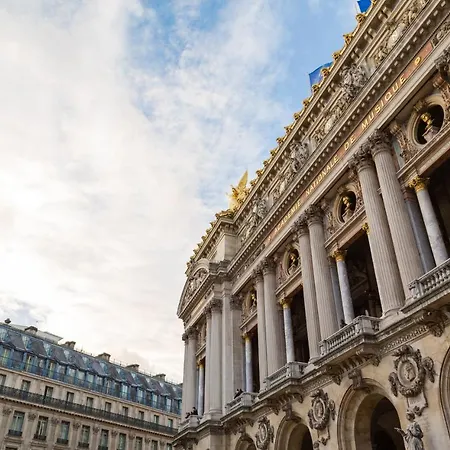 Champs-elysees Apartment
